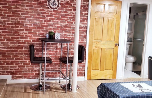 Queens House | Cozy Apt Close To Manhattan with free parking