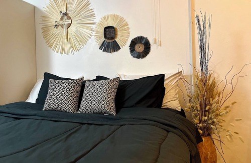 Nimman Apartment | Cozy Apt near Nimman/7-11 Below/Fast Wi-Fi/Prime Location