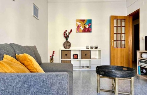 Setubal Apartment | Cozy APT Near Shopping Mall & Train Station