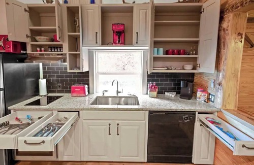 Enterprise Apartment | Cozy Apt w/Master BR & 2 Bed Kids Loft. Also- Covered Deck & Covered Parking.