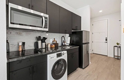 Oak Cliff Apartment | Cozy Arts District Stay | Gym + Games + Yoga
