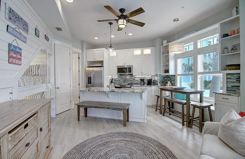 Cinnamon Shore House | Cozy, Artsy Townhome@Cinnamon Shore w/Resort-Like Amenities Galore!
