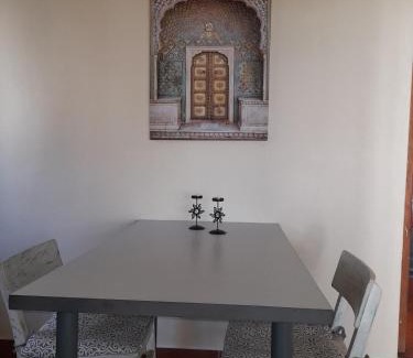 Windhoek Central Apartment | Cozy arty apartment in walking distance of CBD