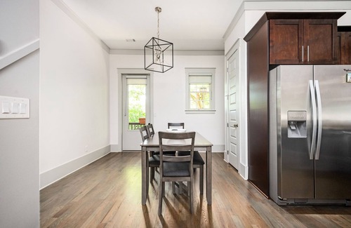 Hapeville House | Cozy Atlanta Airport Townhome with EV Charger!