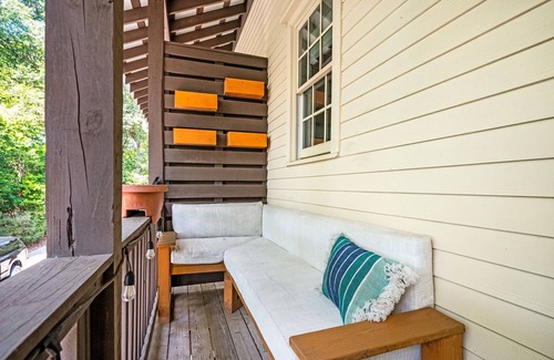 Hapeville House | Cozy Atlanta Airport Townhome with EV Charger!