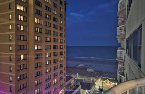 Atlantic City Condo | cozy Atlantic city boardwalk serene oasis