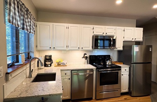 Bartlett Condo | COZY ATTITASH GETAWAY: 10 min walk to Attitash w/Pool & Hot tub - Storyland