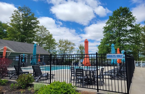 Cherry Valley House | Cozy Autumn Escape in PEC - Fall Foliage, Wineries, Pumpkinfest!