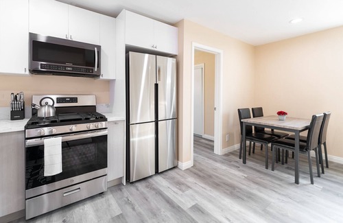 La Puente House | Cozy back house/ In-law suite for 4; 2 beds!