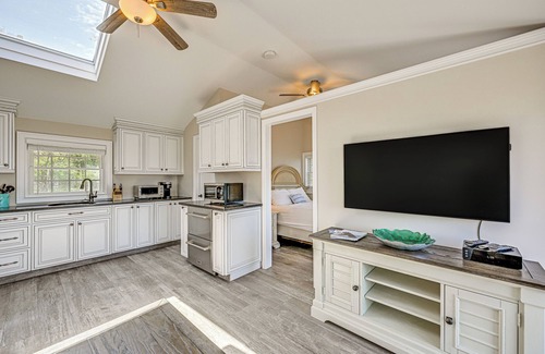 Baiting Hollow Cottage | Cozy Baiting Hollow Bungalow: Views, Walk to Beach