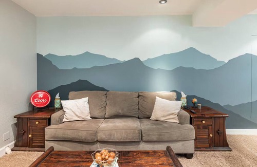 North Alameda Apartment | Cozy Basement 2-bedroom Apartment in Charming Lakewood