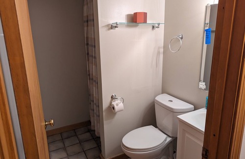 West Tisbury Apartment | Cozy, Basement Efficiency Apartment. 5 minute drive to the beach!