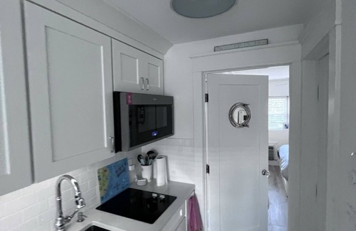 Brigantine Condo | Cozy beach block -1 bdrm,1st floor unit w/pool, beach tags & chairs! Renovated!