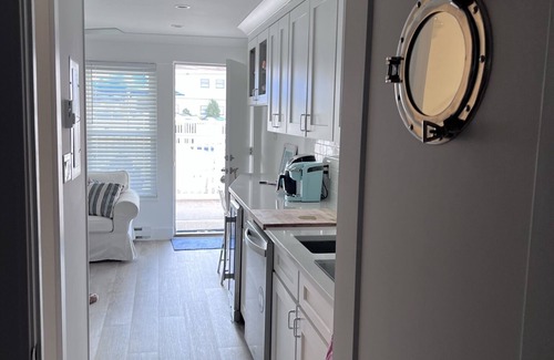 Brigantine Condo | Cozy beach block -1 bdrm,1st floor unit w/pool, beach tags & chairs! Renovated!