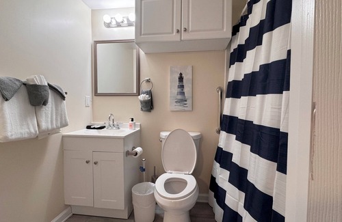 Longs House | Cozy Beach Bum Hideaway