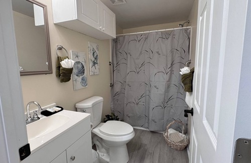 Longs House | Cozy Beach Bum Hideaway