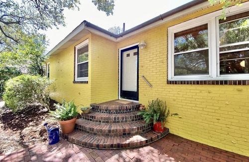 Northeast Virginia Beach House | Cozy Beach Bungalow 1 block from the ocean!