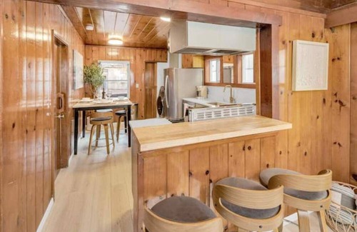 Central Mission Beach House | Cozy Beach Cabin, Steps from Beach/Bay!
