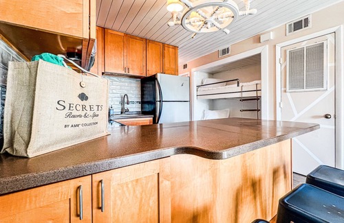 Carolina Beach Condo | Cozy Beach Condo Sleeps 6 POOLn