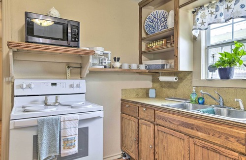 Aransas Pass Cottage | Cozy Beach/Fishing Cottage in Aransas Pass!