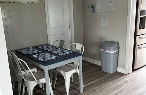 Slaughter Beach Cottage | Cozy Beach Front Cottage Pet Friendly