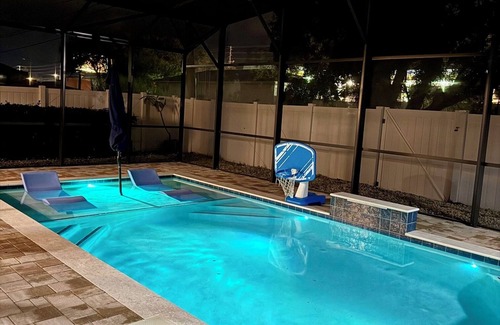 Largo House | Cozy Beach Getaway Casita with Tropical Touch 8 minutes from the Beach