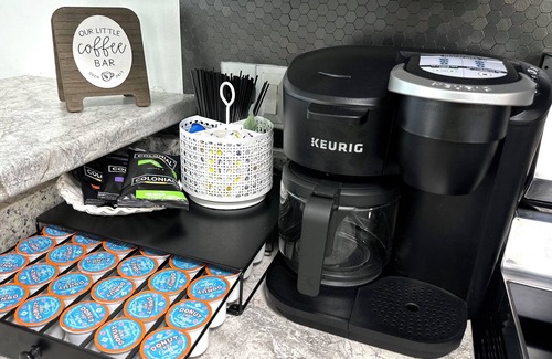 Hampstead House | Cozy Beach Home w/Fire Pit, Grill & Outdoor Swings—8 min from Surf City Pier!