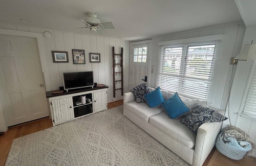 Ogunquit Cottage | Cozy beach retreat minutes from Footbridge Beach!