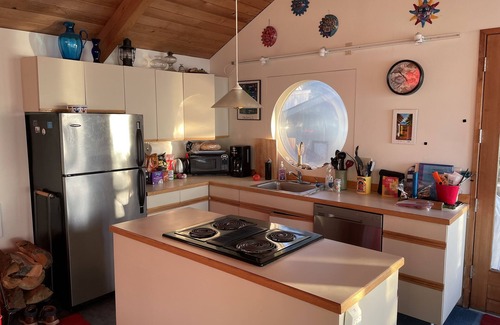 Netarts House | Cozy Beachfront Cabin with Panoramic View of Pacific Ocean and Netarts Bay