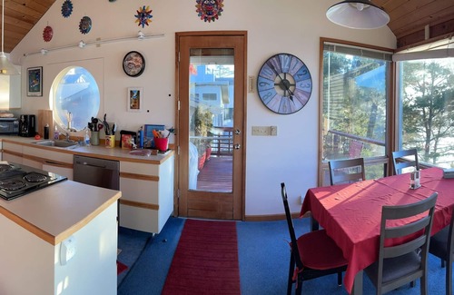 Netarts House | Cozy Beachfront Cabin with Panoramic View of Pacific Ocean and Netarts Bay