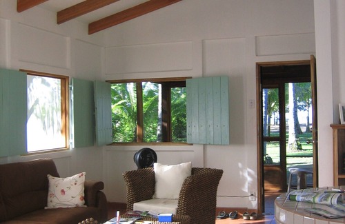 Parrita Cottage | Cozy Beachfront Eco Bungalow! Cottage de los Palmas