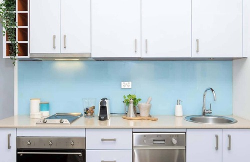 Sydney Apartment | Cozy beachfront studio with aircon