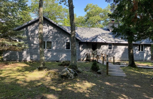 Harbor Springs Cottage | Cozy beachfront cottage in Harbor Springs/Good Hart/M-119/Tunnel of Trees.