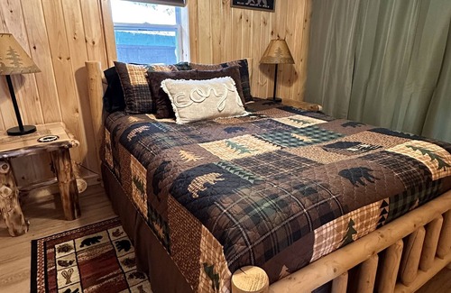 Warrensburg Cabin | Cozy Bear Cabin