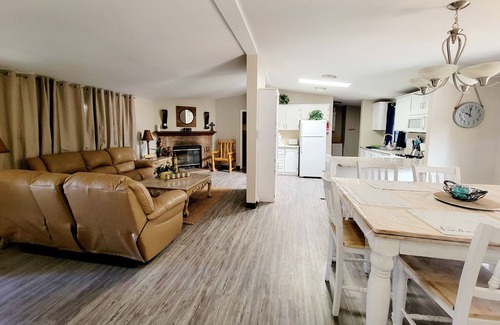 Williams Other | COZY BEAR FARMHOUSE CABIN IN WILLIAMS AZnSTR-24-0616