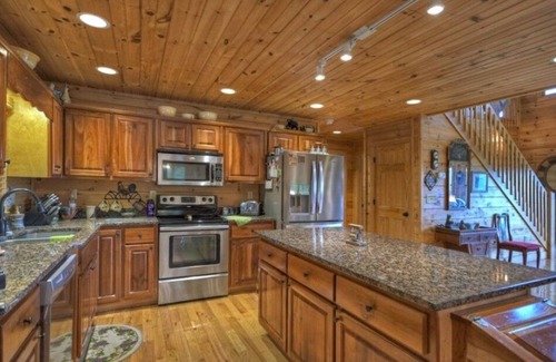 Suches Cabin | Cozy Bear Lodge | Amazing Mountain Views | Sunsets | Hiking trails
