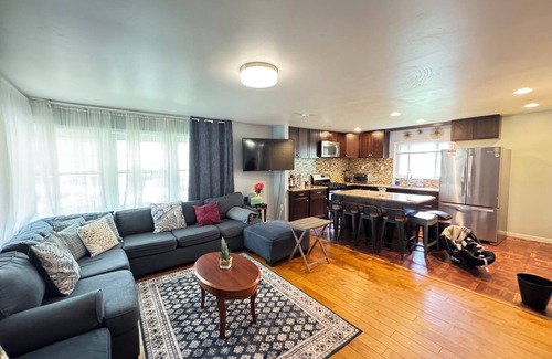 Seminary Hill House | COZY Beautiful Entire House in Alexandria