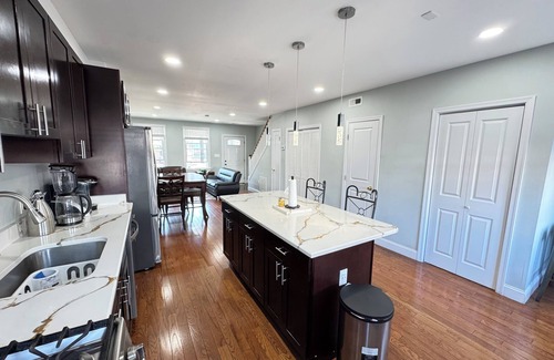 Petworth House | COZY Beautiful House in NW DC with Private Parking