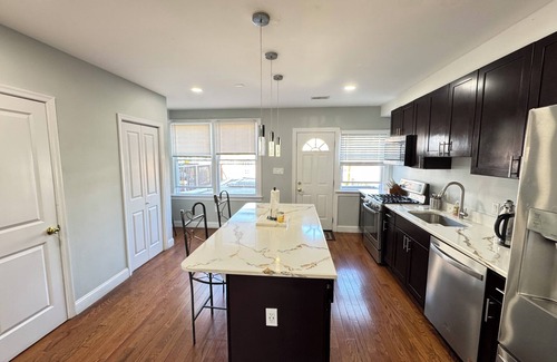 Petworth House | COZY Beautiful House in NW DC with Private Parking