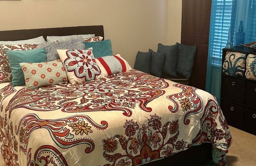 Fresno House | Cozy Beautiful Private Bedroom with key lock for your privacy