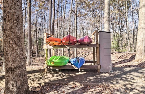 Mineral House | Cozy 'Beaver's Bungalow' - Walk to Lake Anna!