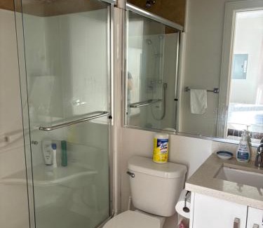 Hollyburn House | Cozy Bedroom Near Beach, Stanley Park, Cypress Mountain, Downtown Vancouver