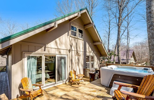 Charter Hills Ski Chalet | Cozy Beech Vibes mountain cabin w/deck, enclosed yard, firepit, fireplace & W/D