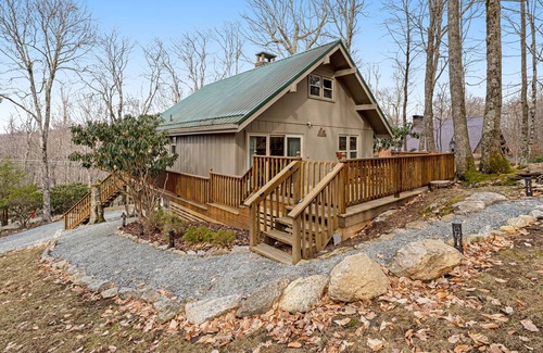 Charter Hills Ski Chalet | Cozy Beech Vibes mountain cabin w/deck, enclosed yard, firepit, fireplace & W/D