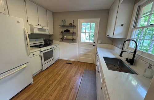 Bent Creek House | Cozy Bent Creek Cottage with direct access to Pisgah National Forest