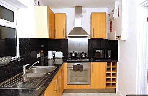 Stonnall House | Cozy Birmingham house JLR NEC Airport ResortsWorld