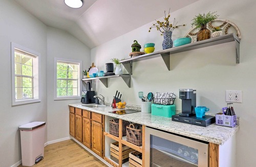 Bismarck Apartment | Cozy Bismarck Studio Cabin w/ Private Hot Tub
