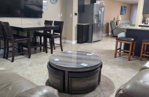 Englewood South House | Cozy Blue 4 Miles to beach.Dogs allowed, Hot tub, firepit,