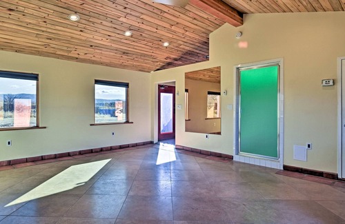 El Prado House | Cozy 'Blue Adobe' w/Steam Room 2 Mi. from Taos!