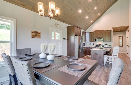 Blairsville Cabin | Cozy Blue Ridge Cabin: Game Room & Mountain Views